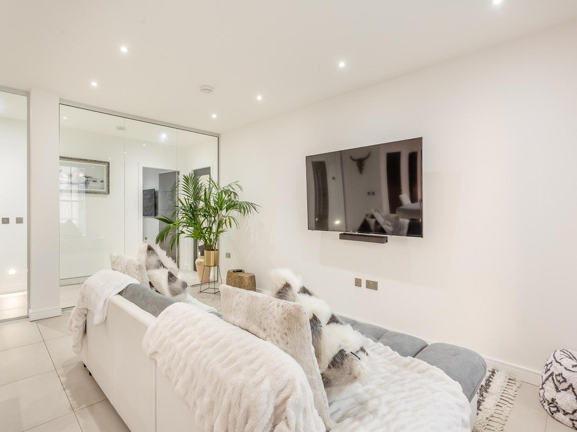 Spire View Villa Aberdeen Dış mekan fotoğraf